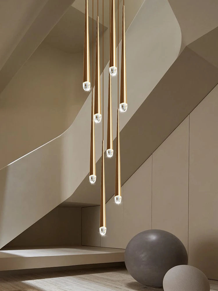 Clémence Lustre Escalier Moderne à Haut Plafond