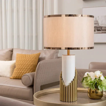 Lampe de Table de Luxe en Marbre avec Accents Dorés Aurelia