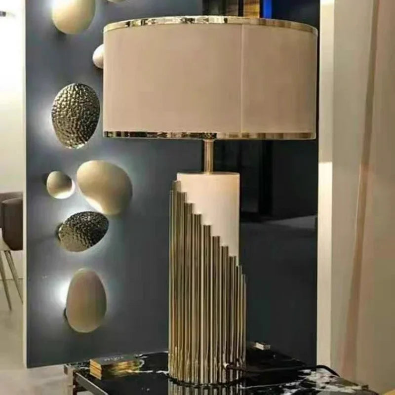 Lampe de Table de Luxe en Marbre avec Accents Dorés Aurelia