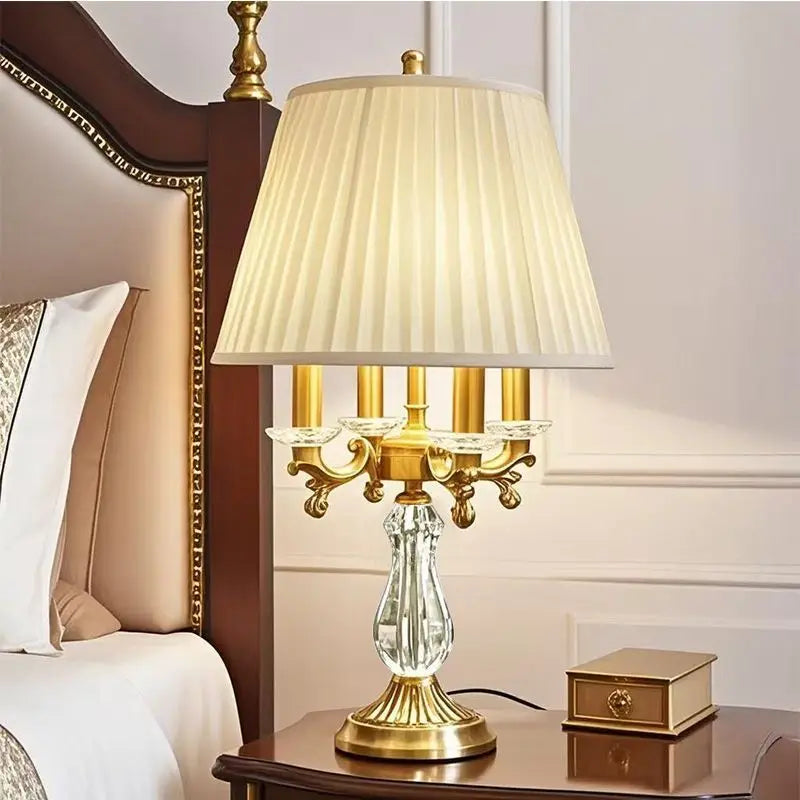 Lampe de table européenne en cristal au design Art déco pour la décoration de chambre à coucher