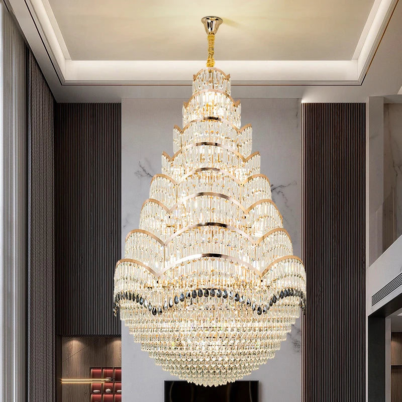 Grand lustre pendentif en cristal pour espaces à haut plafond