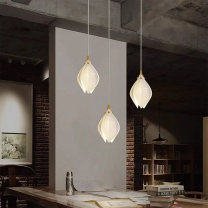 Lustre d'escalier moderne Liora en forme de grappe de lotus