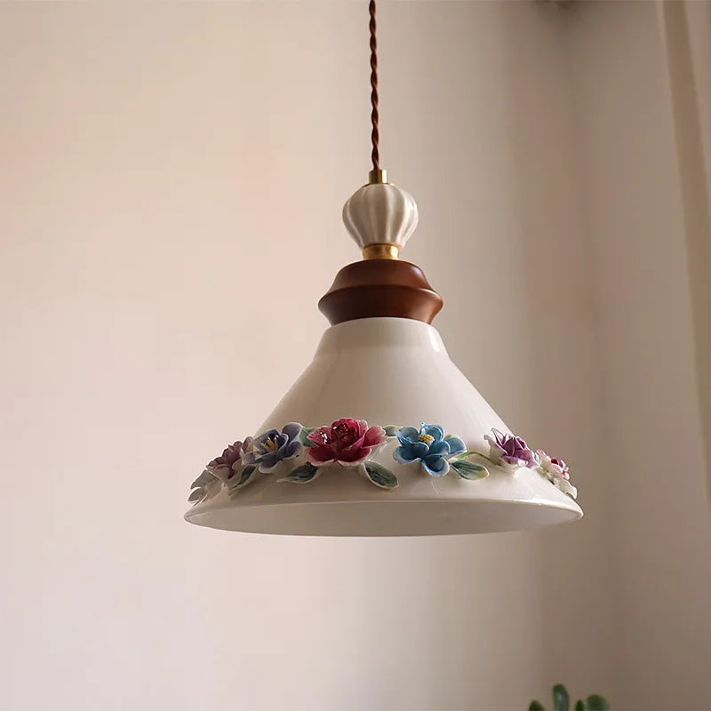 Suspension LED en céramique Fleur Rose Élise, en bois nordique