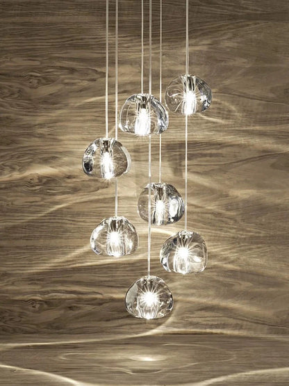 Lustre d'escalier en spirale en cristal Séraphine pour intérieurs de lofts de luxe