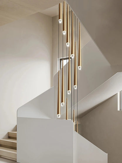 Clémence Lustre Escalier Moderne à Haut Plafond