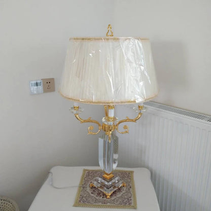 Lampe de table LED de luxe en cristal avec abat-jour en tissu pour chambre à coucher et salon