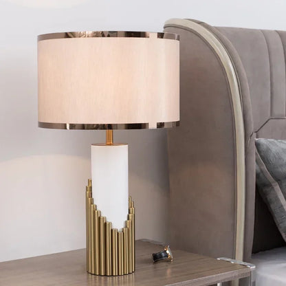 Lampe de Table de Luxe en Marbre avec Accents Dorés Aurelia