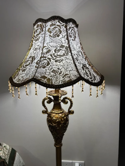 Lampadaire LED Camille en résine de luxe européenne au design rétro
