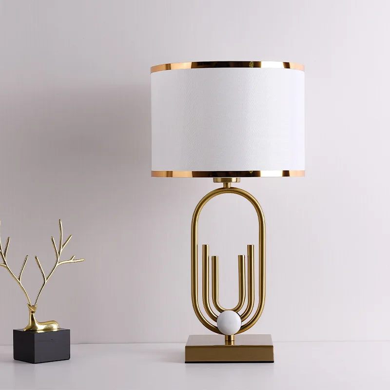 Lampe de table géométrique moderne dorée Orléans