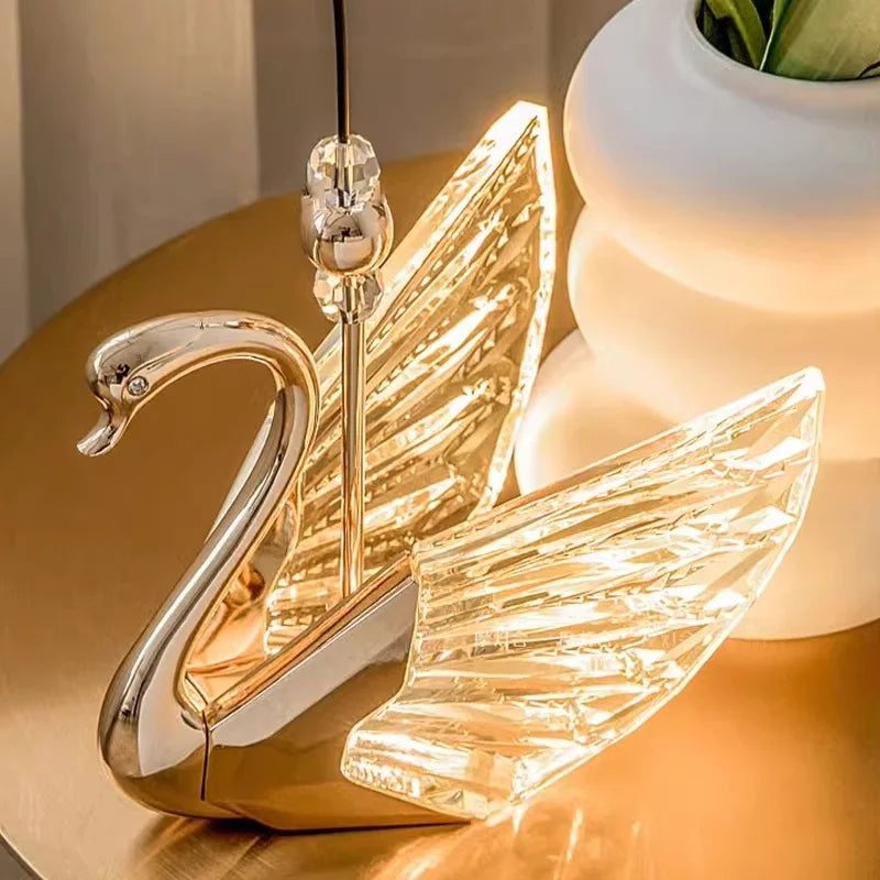 Lustre d'escalier LED Cygnus Spirale Célestine