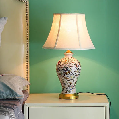 Lampadaire LED en céramique peinte rétro avec abat-jour en tissu plissé