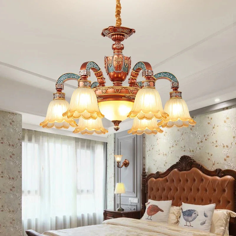 Lustre européen de luxe rétro en fer avec verre dépoli