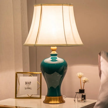 Lampe de table Adeline en céramique rétro et tissu