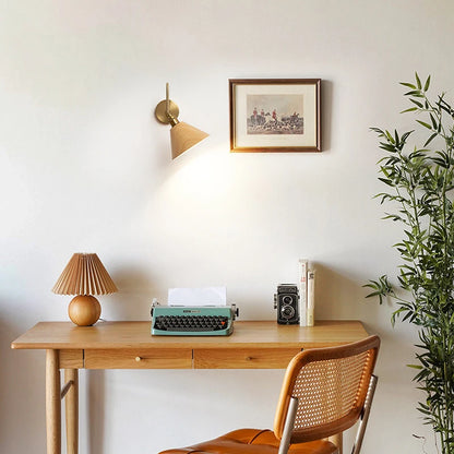Élise Rotating Wooden Tone Wall Lamp E27 Retro Reading Sconce