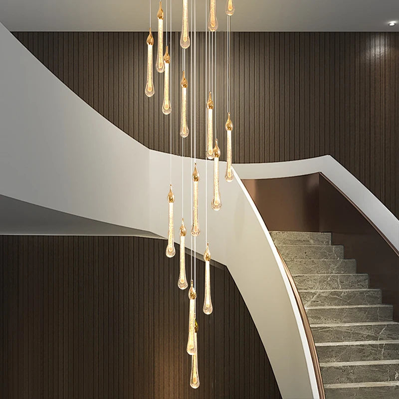 Lustre Geneviève en cristal rotatif et LED pour escalier