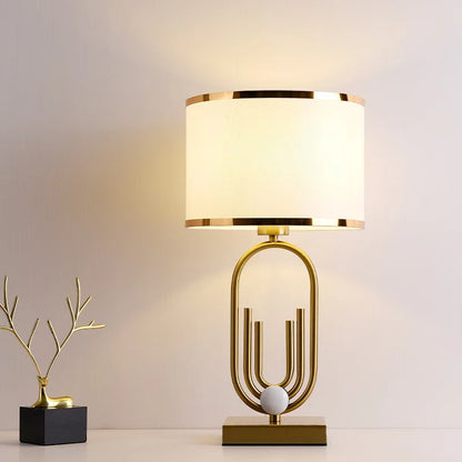 Lampe de table géométrique moderne dorée Orléans