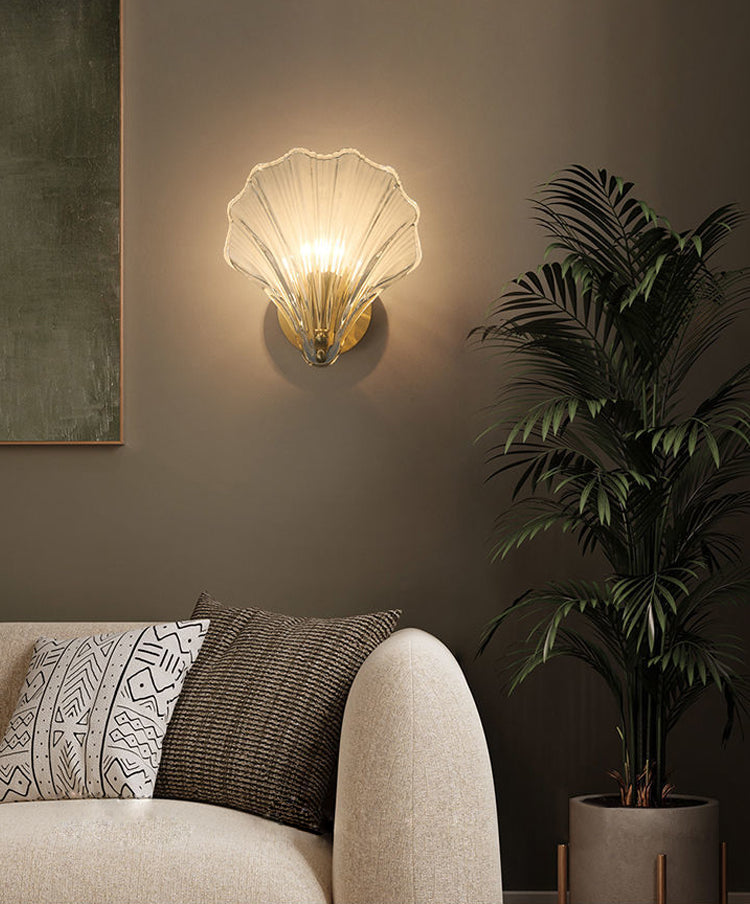 Applique murale LED Isabelle Sea Shell en verre, accent doré