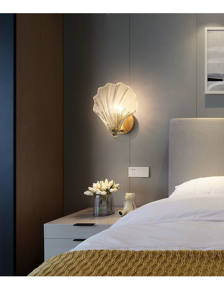 Applique murale LED Isabelle Sea Shell en verre, accent doré