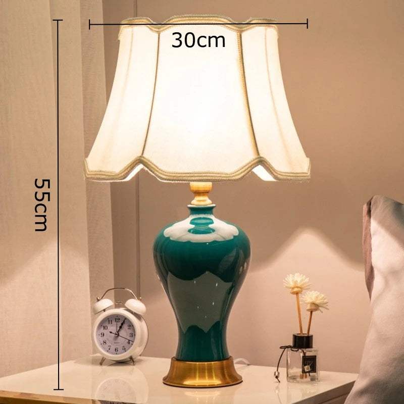 Lampe de table Adeline en céramique rétro et tissu