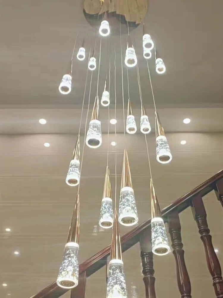 Lustre suspension Vivienne Crystal Staircase pour intérieurs de luxe