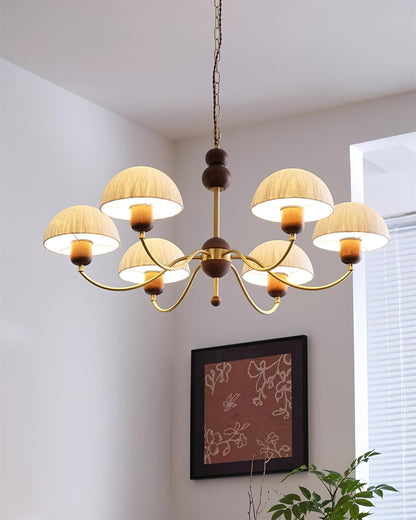 Manon Chandelier, perles en bois avec bras en métal incurvés et abat-jour doux