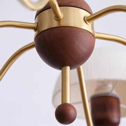 Manon Chandelier, perles en bois avec bras en métal incurvés et abat-jour doux