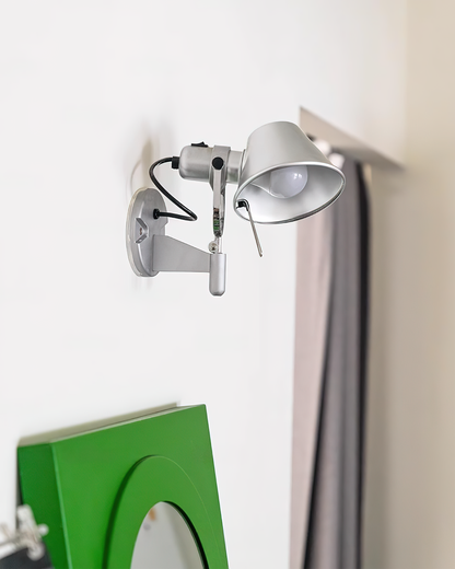 Auriane Adjustable Wall Lamp with Sleek Metal Design