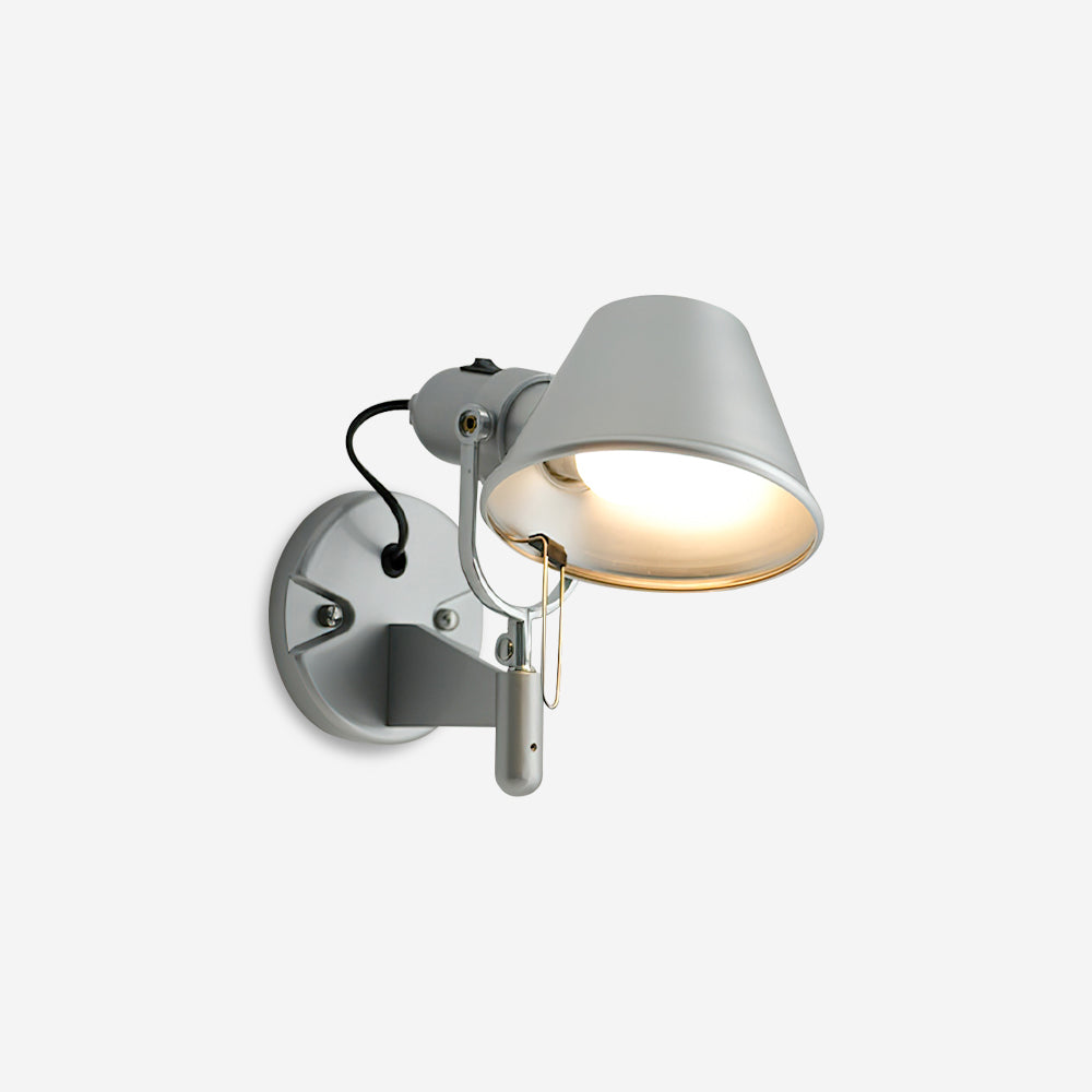 Auriane Adjustable Wall Lamp with Sleek Metal Design