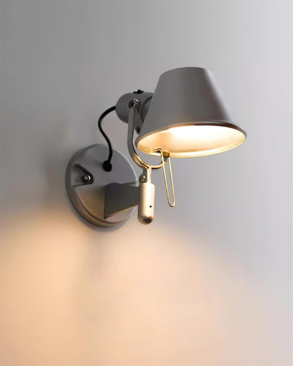 Auriane Adjustable Wall Lamp with Sleek Metal Design