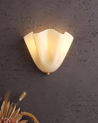 Applique murale en verre soufflé Violette avec silhouette de pétales