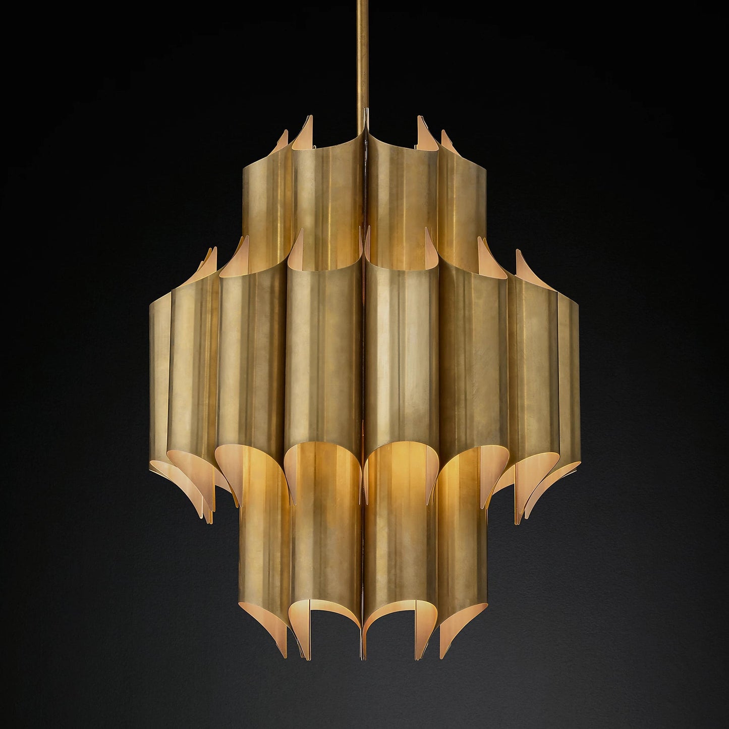 Clara Lustre Ruban Sculptural en Laiton